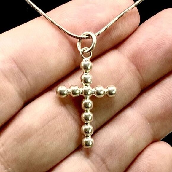 AQW Sterling 925 Silver Cross & 18” sterling Chain - Picture 5 of 8